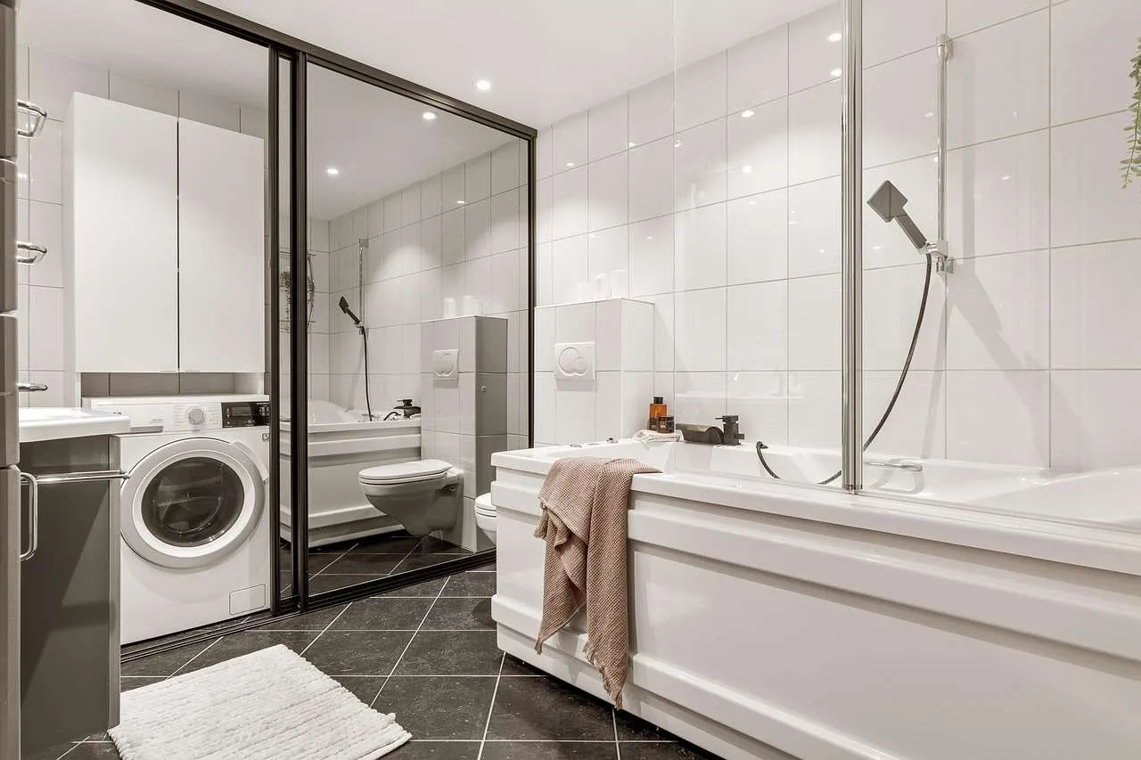 Small Bathroom Ideas: Space-Saving Tips